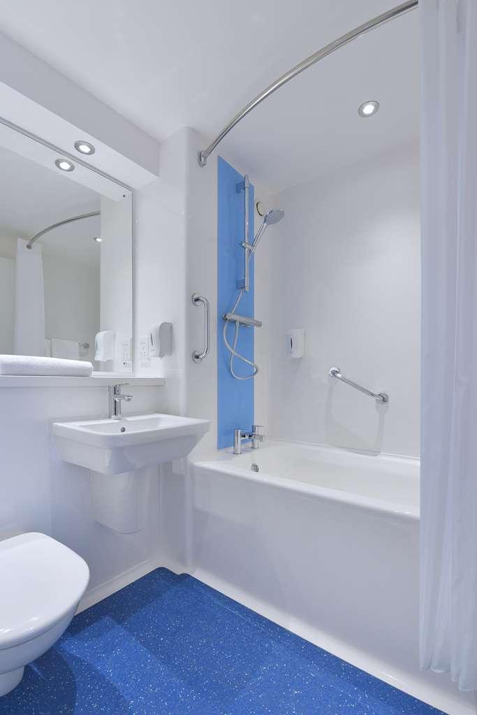 Travelodge Guildford Zimmer foto