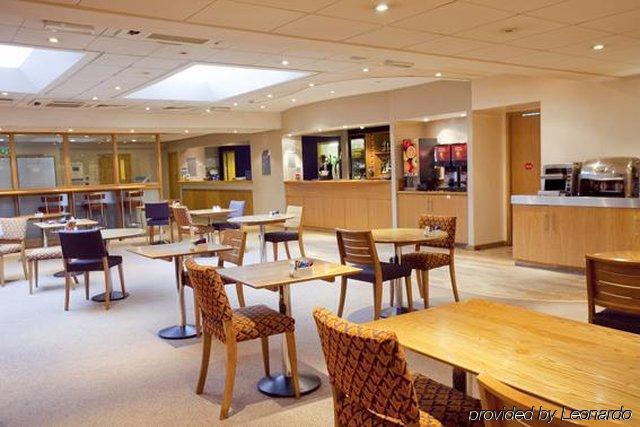 Travelodge Guildford Exterior foto